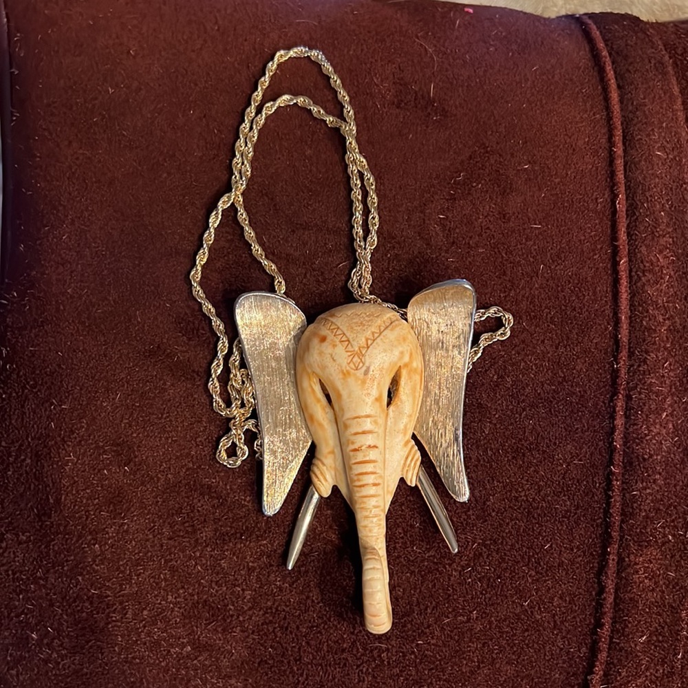 Vintage Elephant necklace